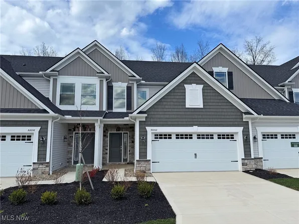 32062 Tuscan Ln #L-4, Avon Lake, OH 44012