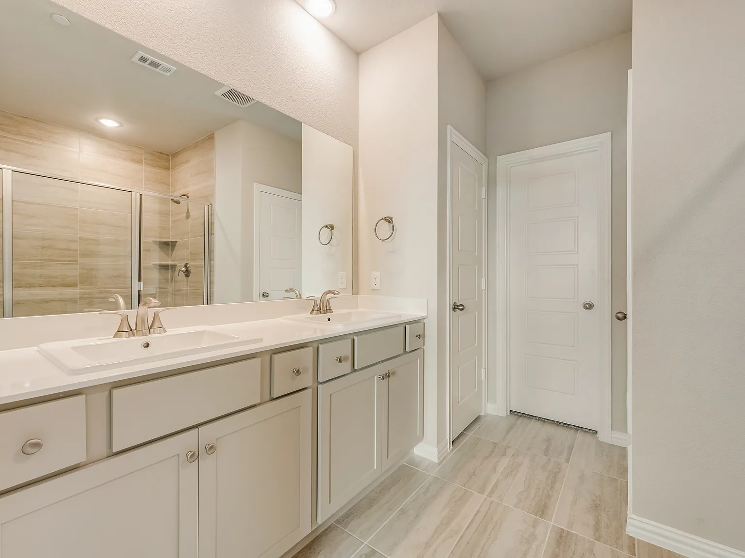4 bed, 2511 sqft, $3,250 — Photo 4