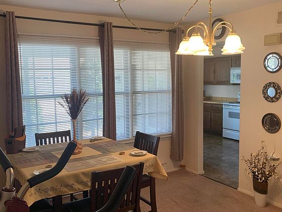 3rd image of 587 Burtons Court #A