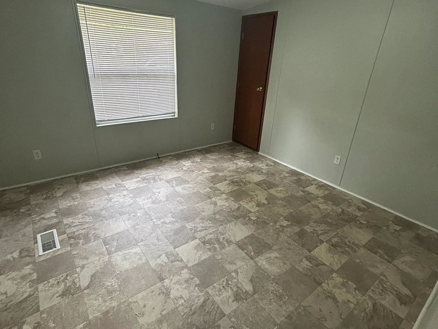 3 bed, 1344 sqft, $1,600 — Photo 4