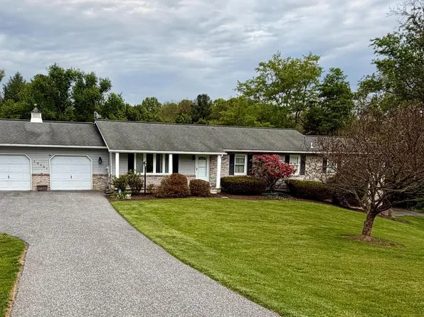 13751 Barberry Way, Sykesville, MD 21784