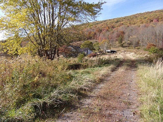 2nd image of 485 Cleghorn Valley Rd