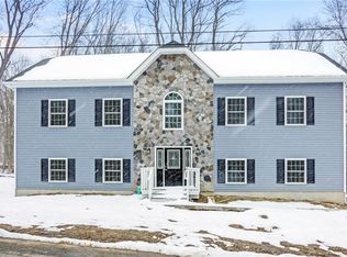 16 Hill View Rd, New Windsor, NY 12553