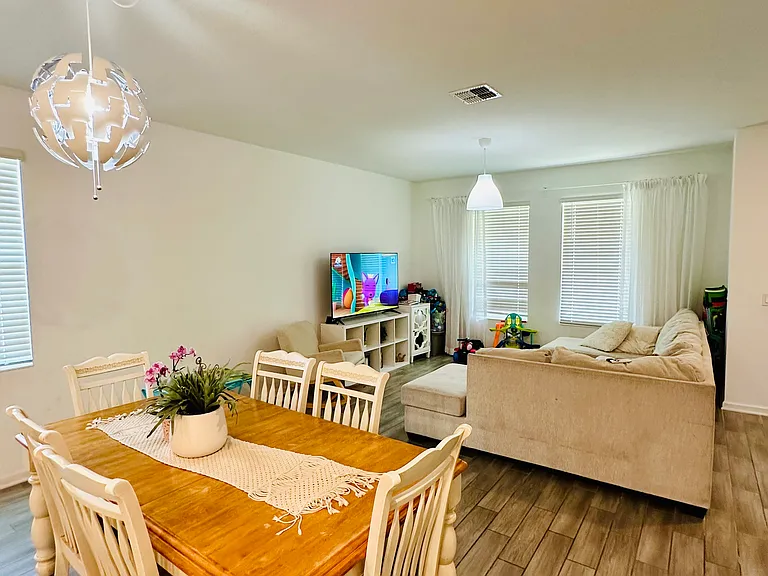 1409 Williams Rd — Photo 6