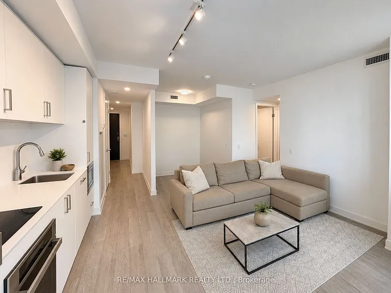 88 Queen St E #1701 — Photo 8