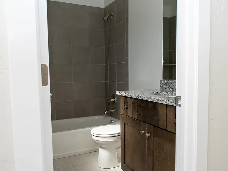 382 N 100 W #1 — Photo 21