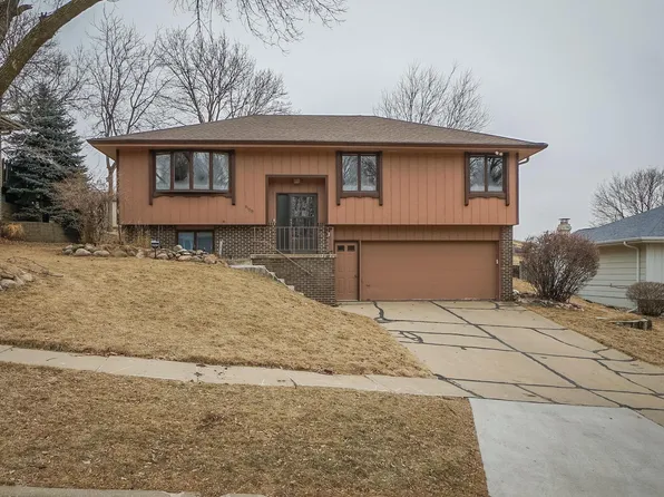 4158 Sherwood Ter, Sioux City, IA 51106