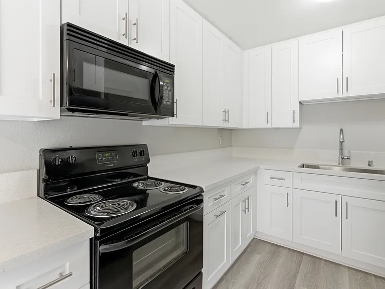 University Crest Apartments - Near UCR — Photo 7