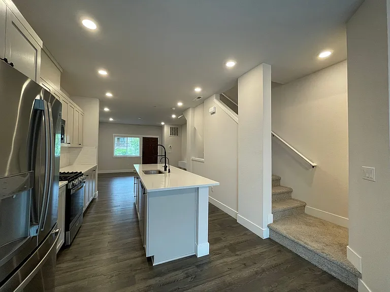 16022 NW Hosmer Ln — Photo 10