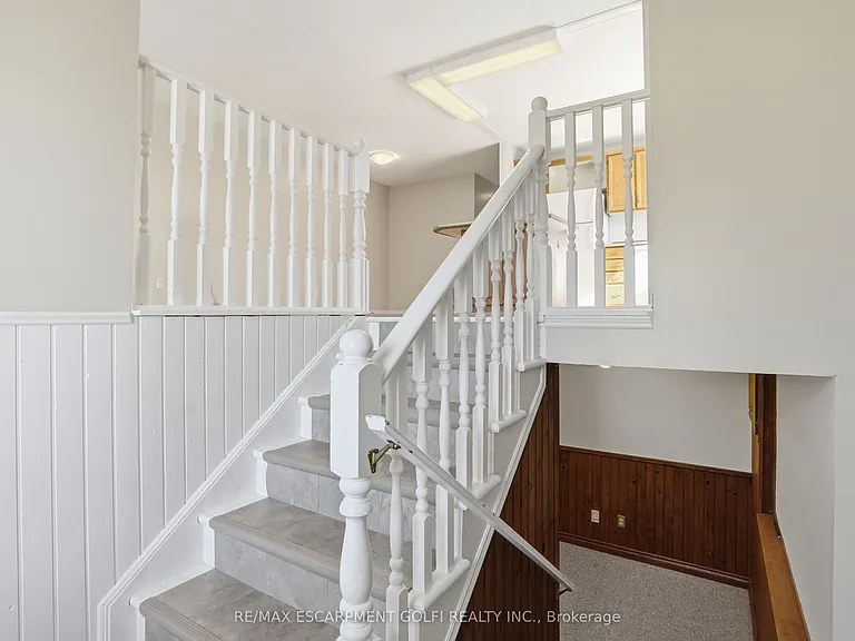 3905 Old Orchard Way — Photo 4