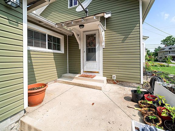 4th image of 605 W 5th St