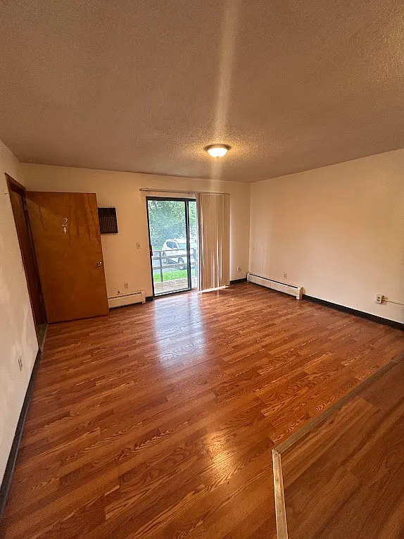 1 bed, 900 sqft, $765 — Photo 2