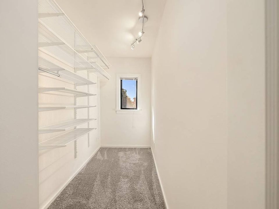 1st image of 1428 Queen Anne Ave N #305