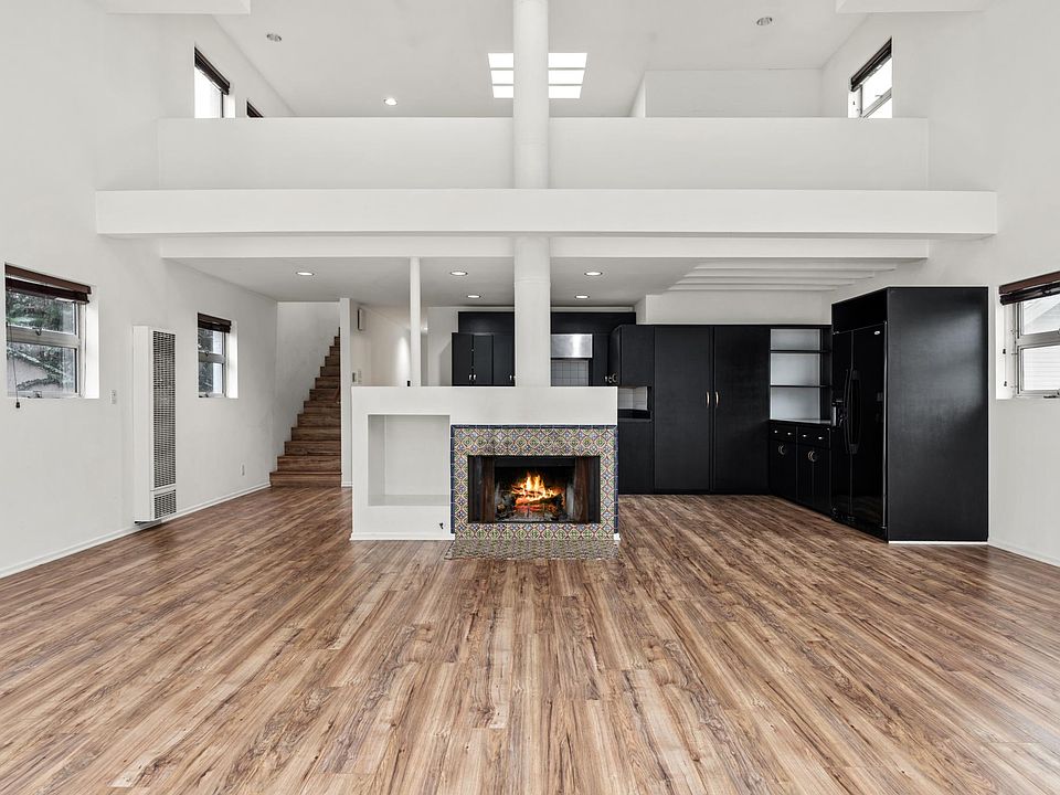 1st image of 231 Windward Ave
