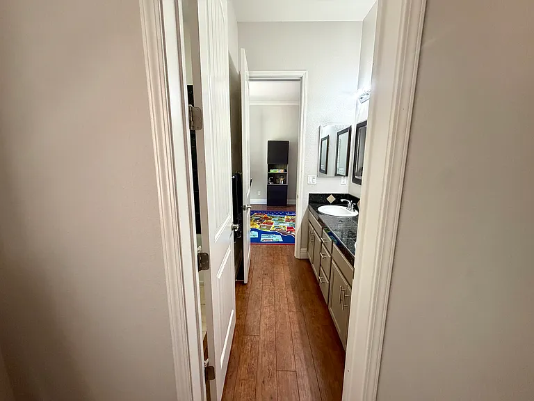 5205 Skyler Ct — Photo 56