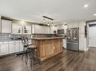 37 High St, Stewartstown, PA 17363