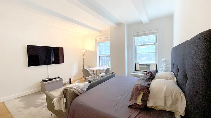 Rented by Compass | media 2