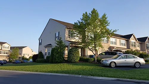 400 Mercury Dr Photo 1