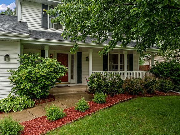 4th image of 310 Echo Dr