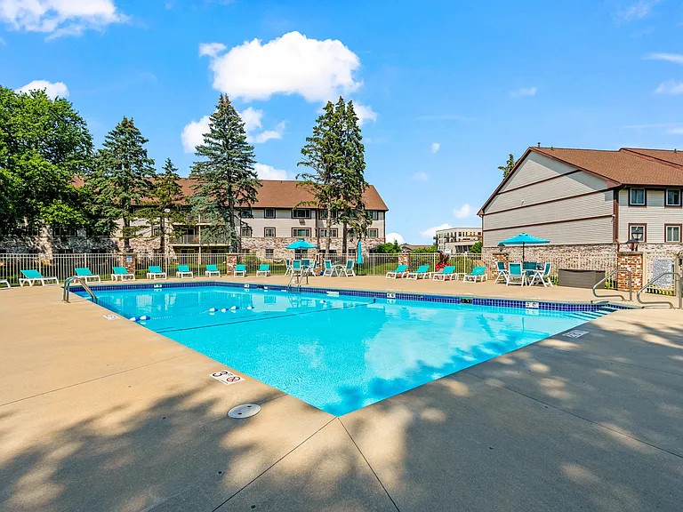 Valley View Heated Pool With Sundeck