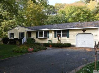 36 Sally Ln, Ridge, NY 11961
