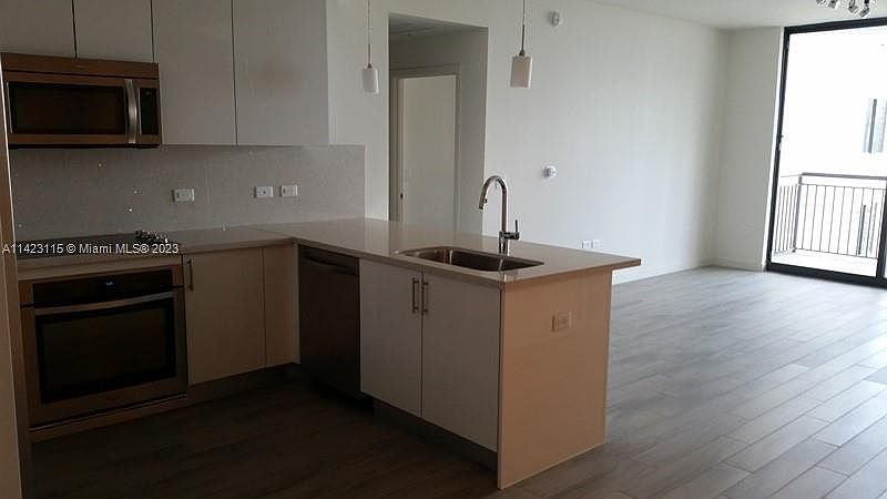1st image of 999 SW 1st Ave APT 2511