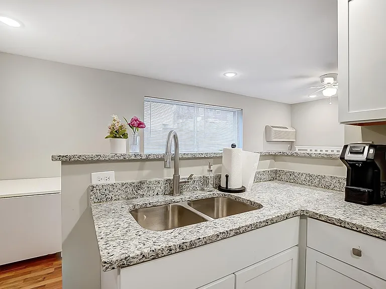 2341 Burnet Ave #2 — Photo 4