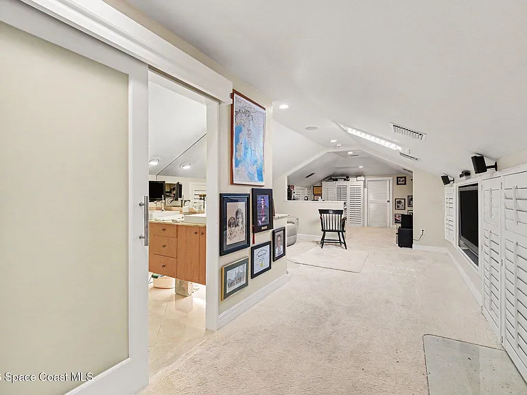 120 Lansing Island Dr — Photo 35