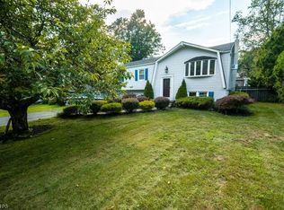7 Marine Ter, Lake Hopatcong, NJ 07849