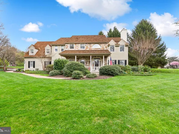 698 Farmstead Dr, West Chester, PA 19382