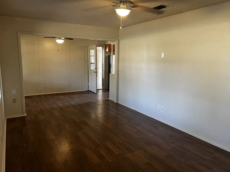 416 E Main St — Photo 5