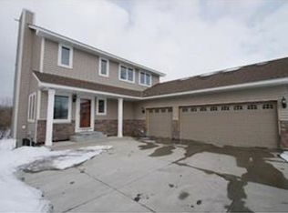13968 Duluth Ct, Apple Valley, MN 55124