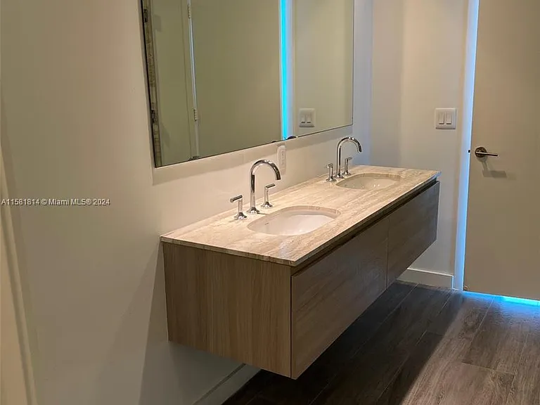 2900 NE 7th Ave #3404 — Photo 24