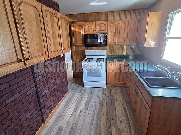 4th image of 1062 Vincent St