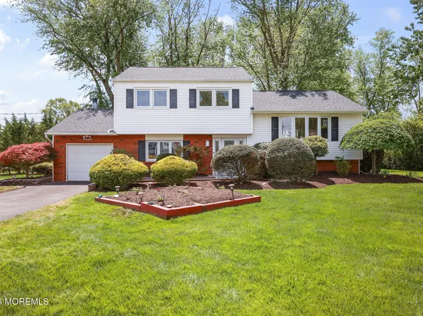 7 Kilmer Drive, Manalapan, NJ 07726