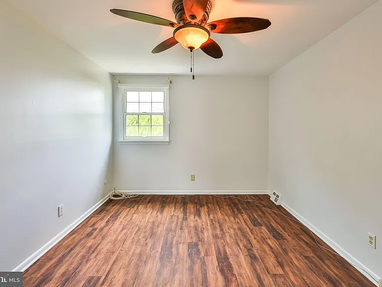 9898 Wistaria St — Photo 25
