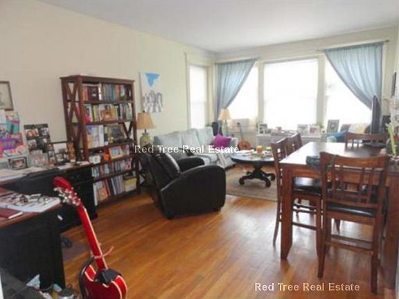 3rd image of 211 Saint Paul St #211