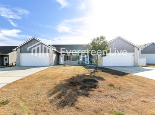 111 E Santa Fe Cir, Mulvane, KS 67110