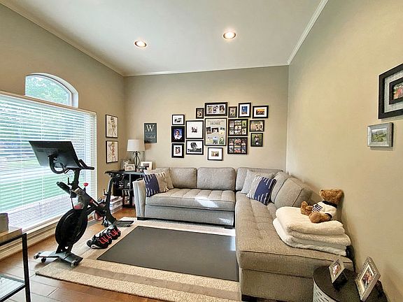 5th image of 1117 Lonnie Dr