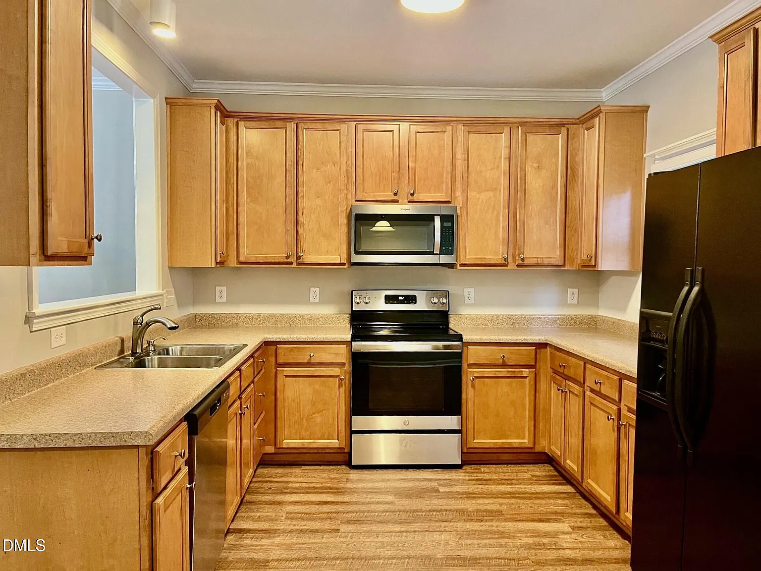 2 bed, 2.5 bath, 1354 sqft, $1,700 — Photo 4