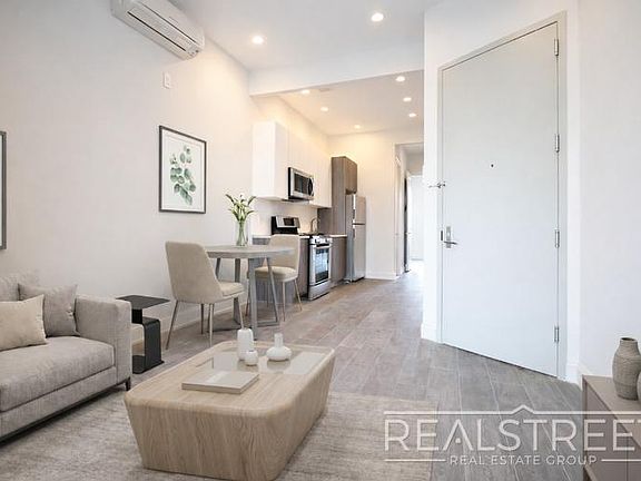 3rd image of 181 Chauncey St APT 2L