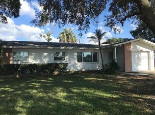 10191 Oakhurst Rd, Seminole, FL 33776