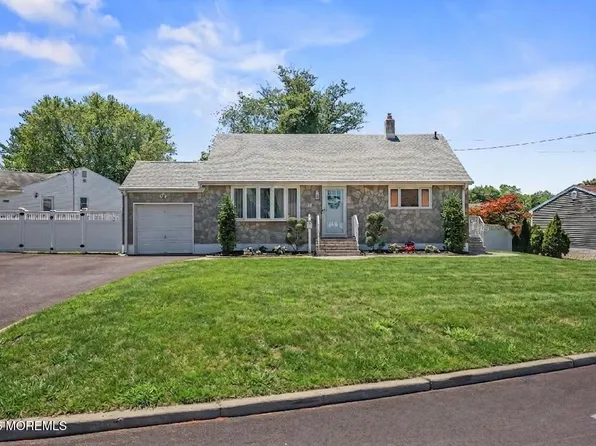 10 Rosemary Drive, Hazlet, NJ 07730
