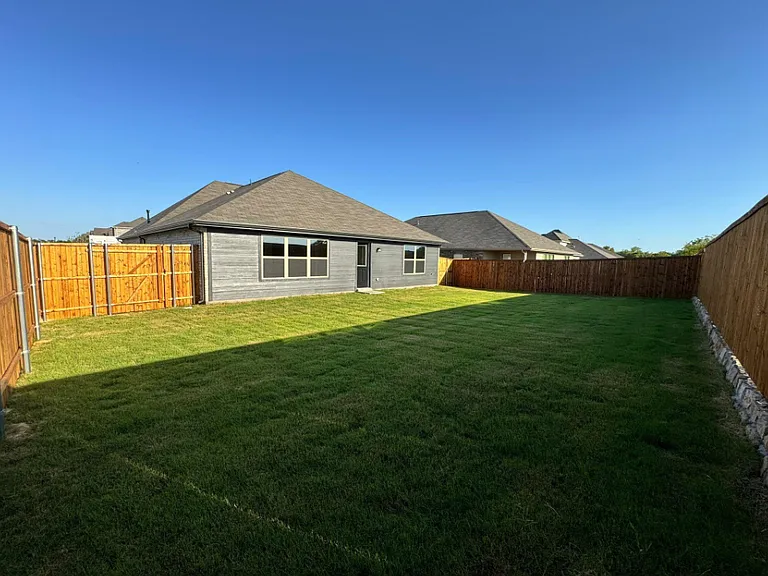 3300 Kingdom Dr — Photo 14