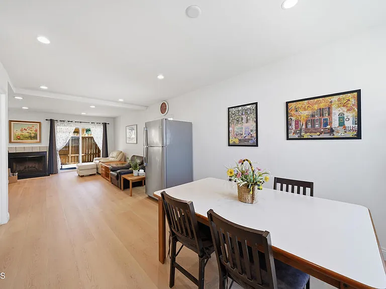 10260 Plainview Ave #12 — Photo 4