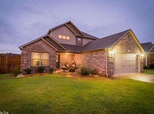 1220 Edge Valley Dr N, Conway, AR 72032