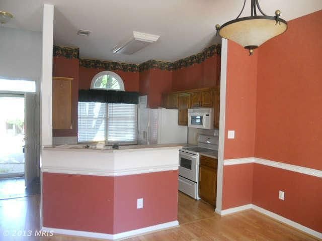 1st image of 210 W Park Dr