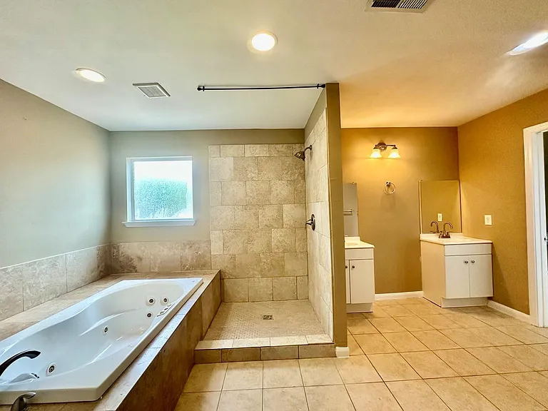 7410 Frostview Ln — Photo 8