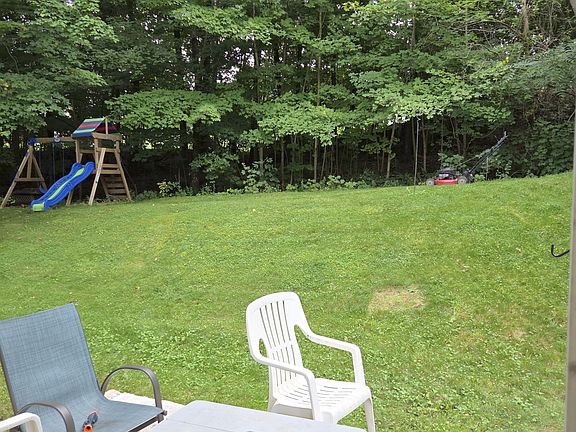 3rd image of 17 East Lake Place