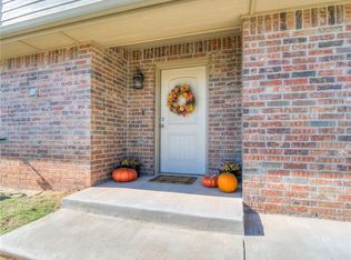 2108 Camino Del Plaza Ln, Edmond, OK 73013